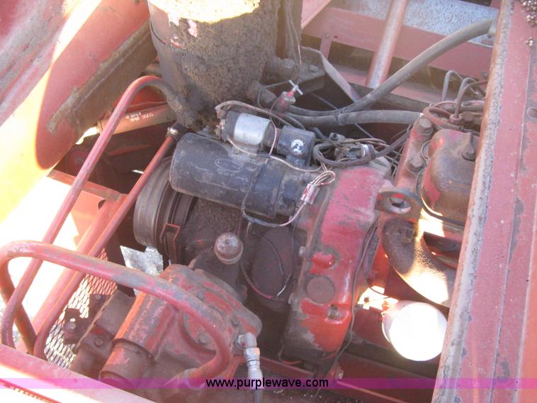 image for item B8488 International 915 Turbo combine