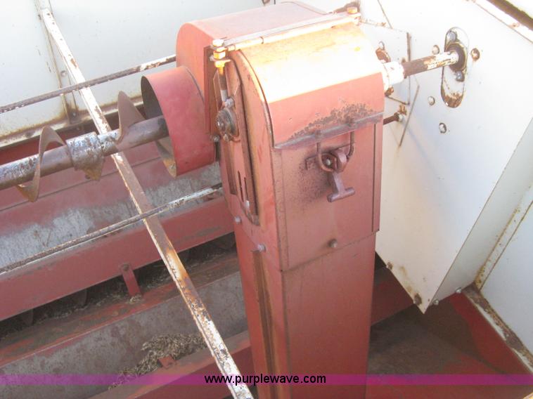 image for item B8488 International 915 Turbo combine