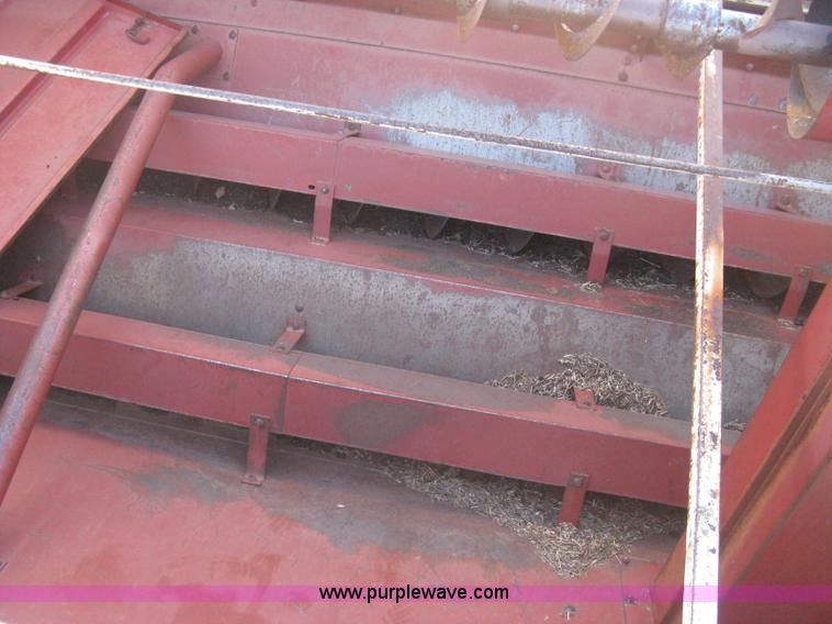 image for item B8488 International 915 Turbo combine