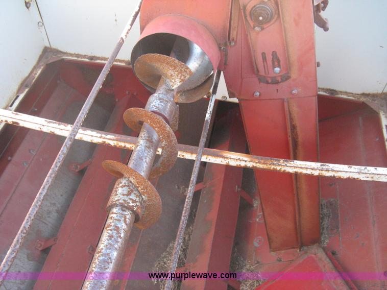 image for item B8488 International 915 Turbo combine