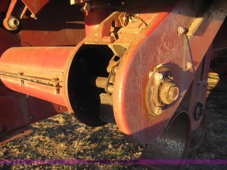 image for item B8488 International 915 Turbo combine