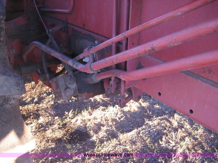image for item B8488 International 915 Turbo combine
