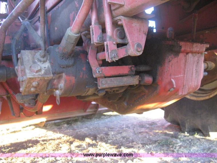 image for item B8488 International 915 Turbo combine