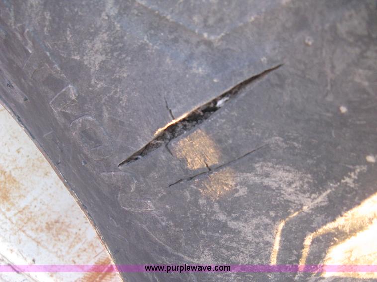 image for item B8488 International 915 Turbo combine