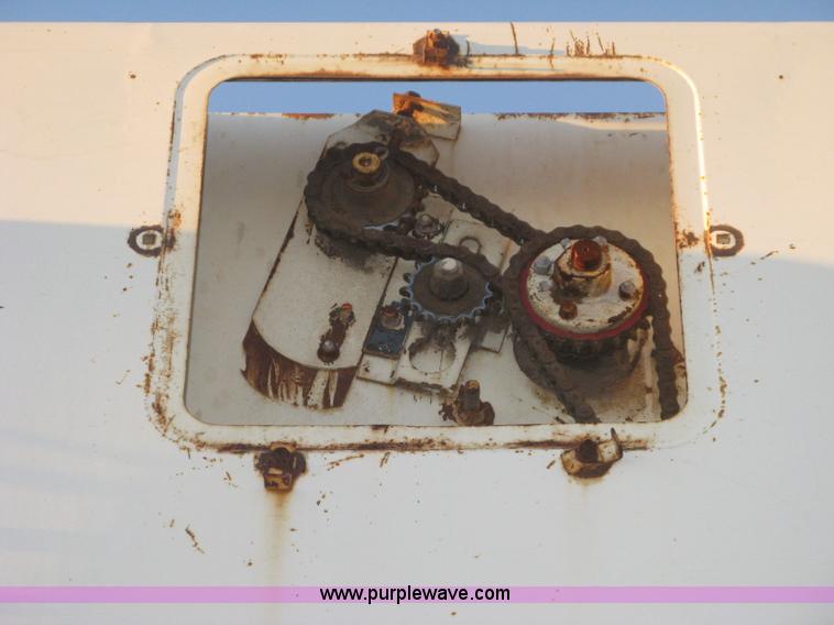 image for item B8488 International 915 Turbo combine