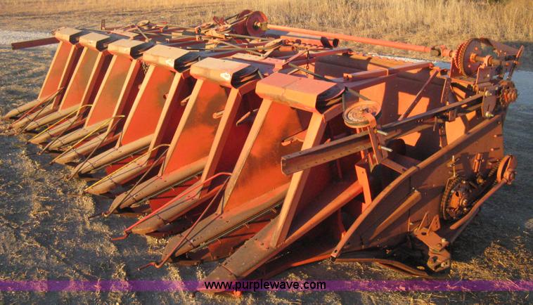 image for item B8488 International 915 Turbo combine