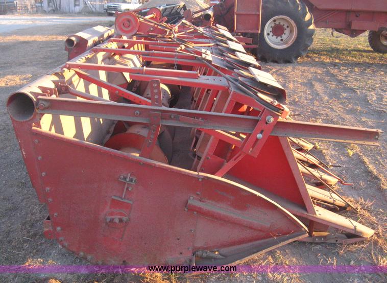 image for item B8488 International 915 Turbo combine