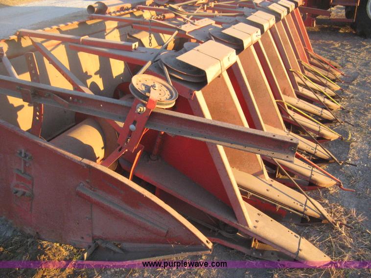 image for item B8488 International 915 Turbo combine