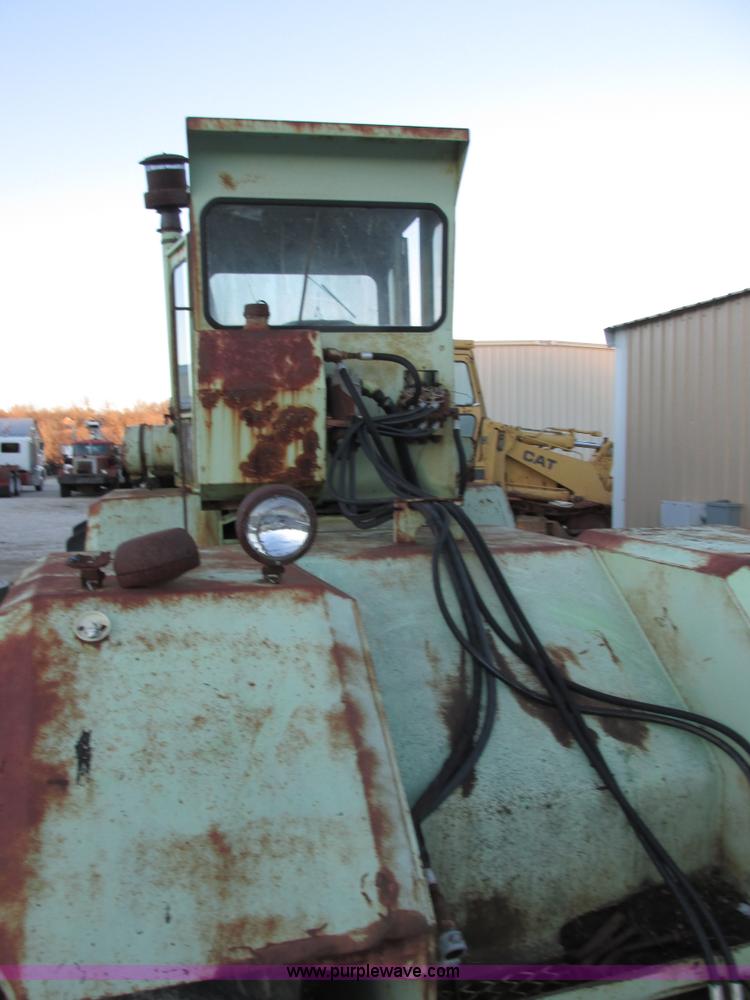 image for item E7005 Steiger 4WD tractor