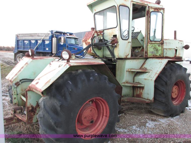 image for item E7005 Steiger 4WD tractor
