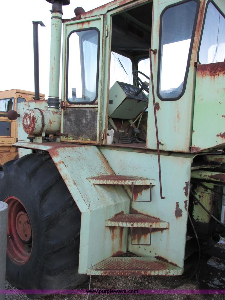 image for item E7005 Steiger 4WD tractor