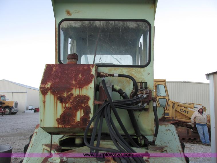 image for item E7005 Steiger 4WD tractor