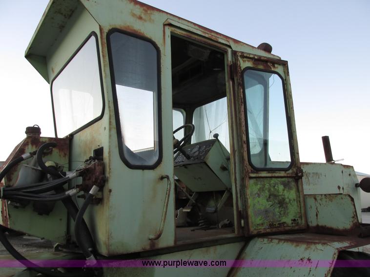 image for item E7005 Steiger 4WD tractor