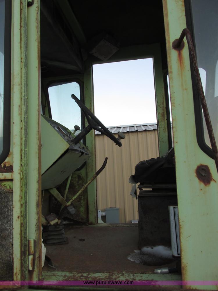 image for item E7005 Steiger 4WD tractor