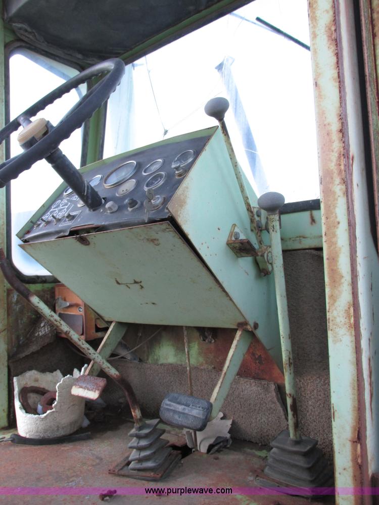 image for item E7005 Steiger 4WD tractor