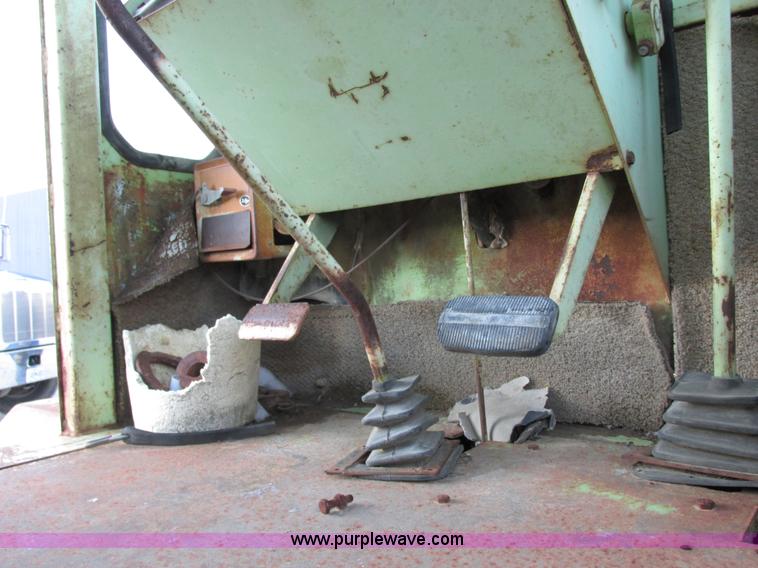 image for item E7005 Steiger 4WD tractor