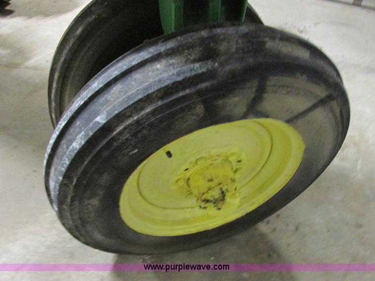 image for item E7008 1954 John Deere 60 tractor