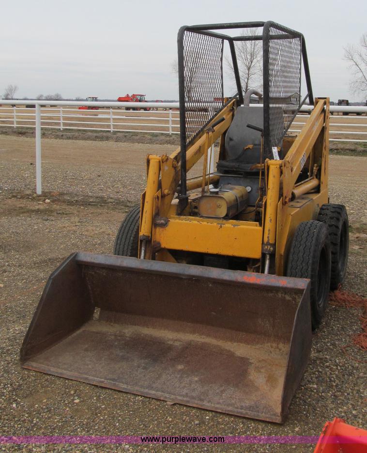 image for item E7501 Ford skid steer