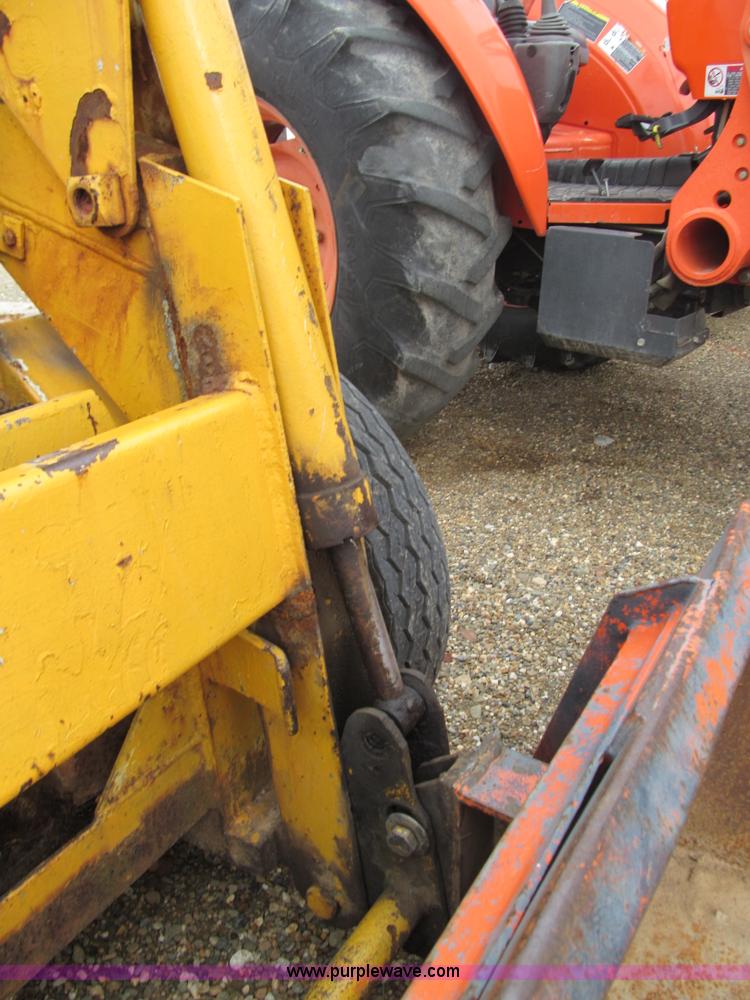 image for item E7501 Ford skid steer