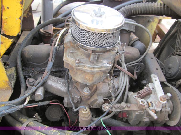 image for item E7501 Ford skid steer