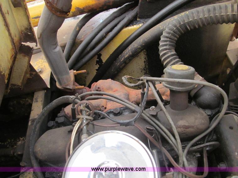 image for item E7501 Ford skid steer