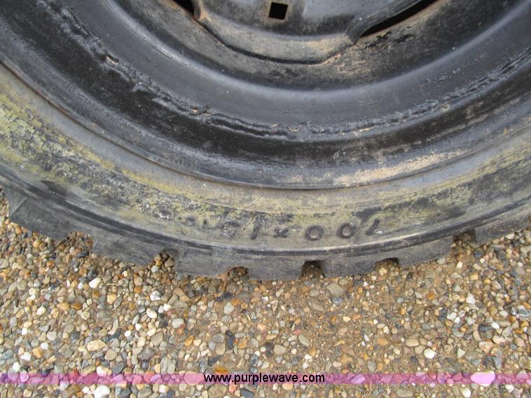 image for item E7501 Ford skid steer