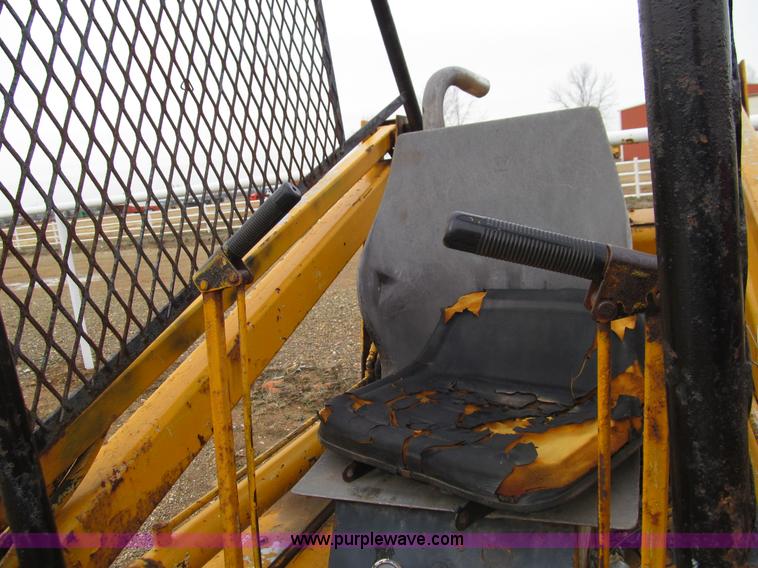 image for item E7501 Ford skid steer