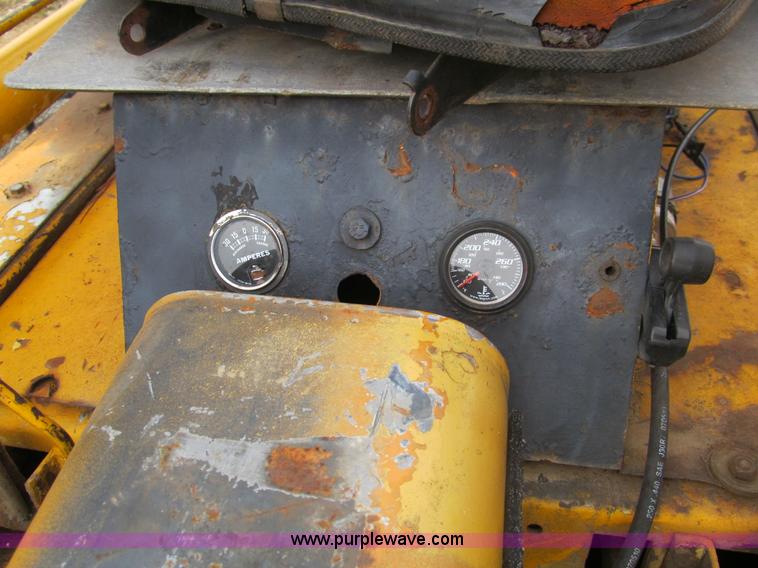 image for item E7501 Ford skid steer