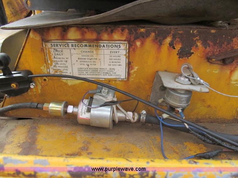 image for item E7501 Ford skid steer