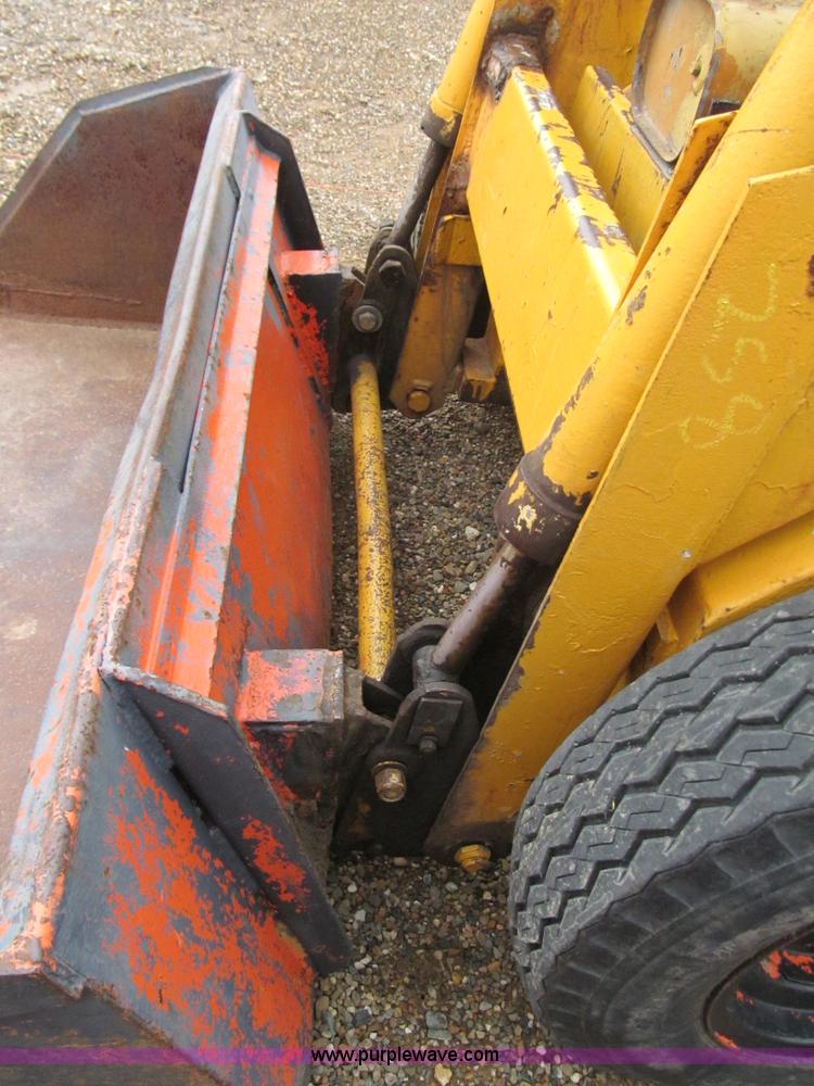 image for item E7501 Ford skid steer