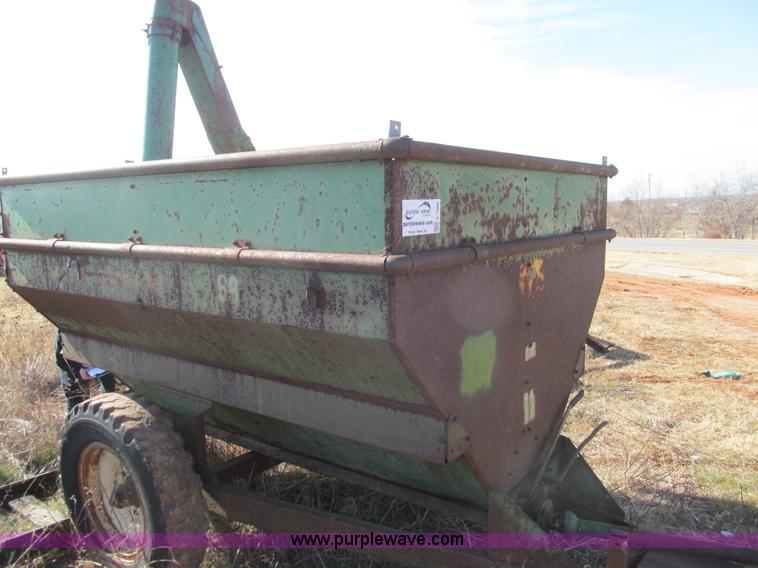 image for item E7502 John Deere 68 grain wagon