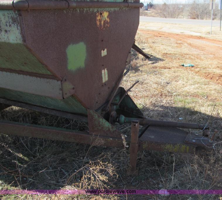 image for item E7502 John Deere 68 grain wagon