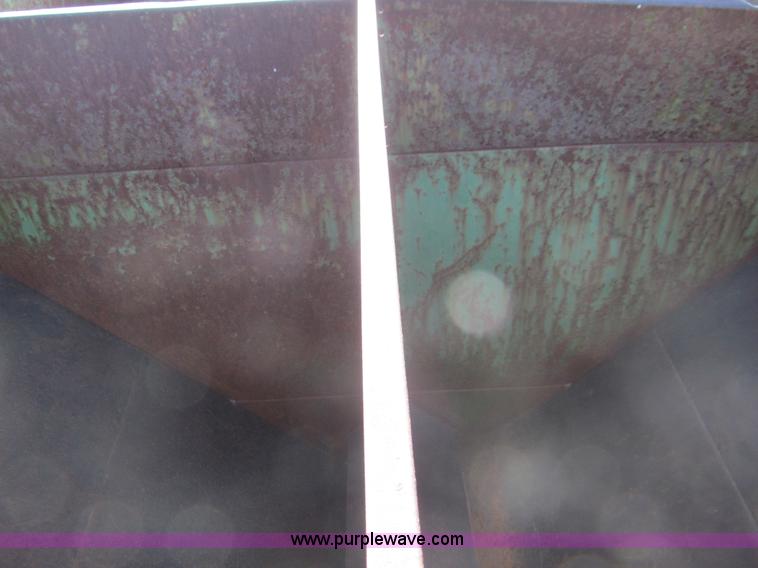 image for item E7502 John Deere 68 grain wagon