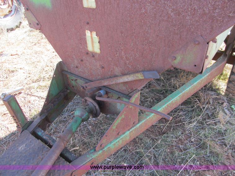 image for item E7502 John Deere 68 grain wagon