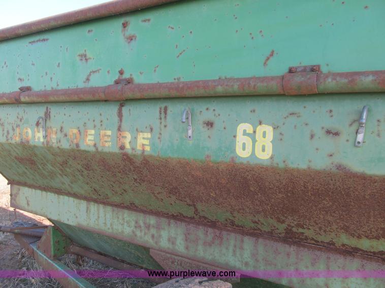 image for item E7502 John Deere 68 grain wagon