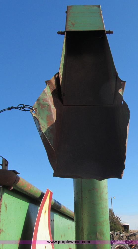 image for item E7502 John Deere 68 grain wagon