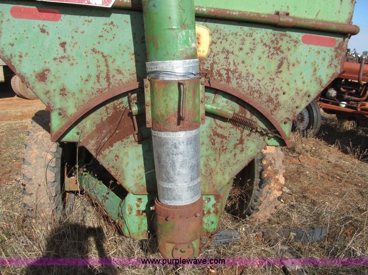 image for item E7502 John Deere 68 grain wagon