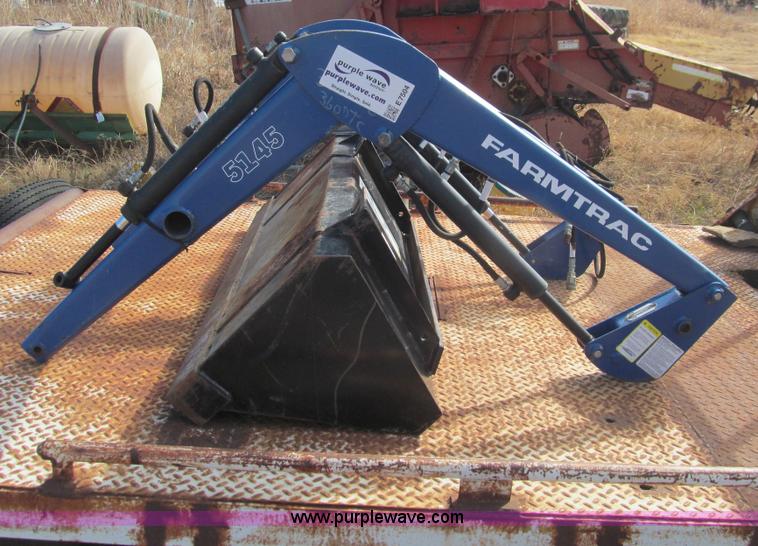image for item E7504 Farmtrac 5145 loader