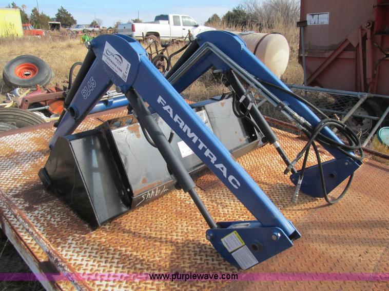 image for item E7504 Farmtrac 5145 loader