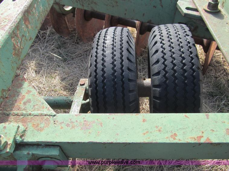 image for item E7506 John Deere 10' offset disk