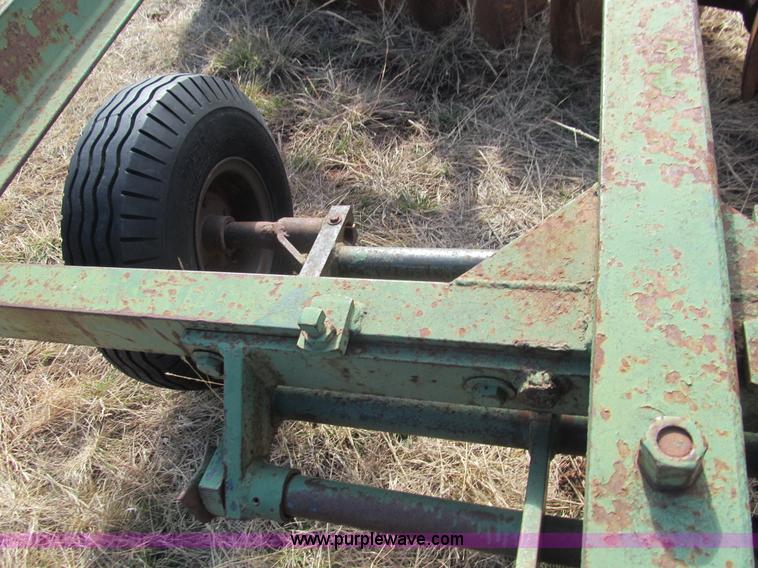 image for item E7506 John Deere 10' offset disk