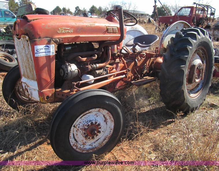 image for item E7507 Ford Workmaster 701 tractor