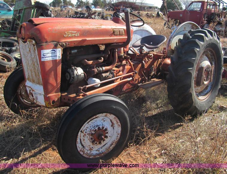 image for item E7507 Ford Workmaster 701 tractor