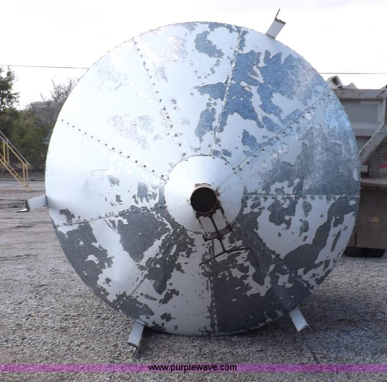 image for item F6073 Hopper bottom grain bin