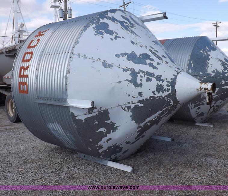 image for item F6073 Hopper bottom grain bin