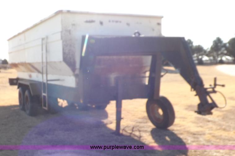 image for item F6361 1978 Rhoman 500 bushel gooseneck grain trailer