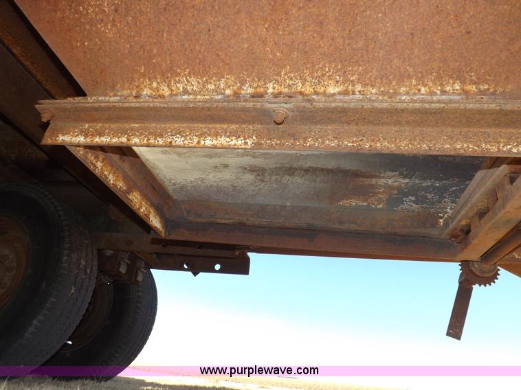 image for item F6361 1978 Rhoman 500 bushel gooseneck grain trailer