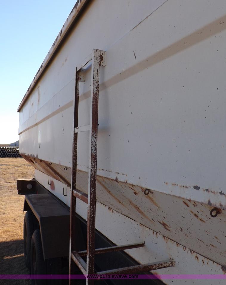 image for item F6361 1978 Rhoman 500 bushel gooseneck grain trailer