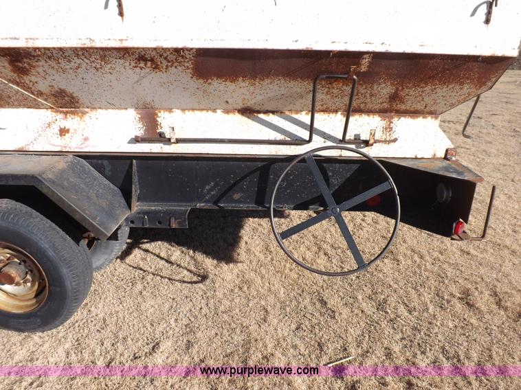 image for item F6361 1978 Rhoman 500 bushel gooseneck grain trailer