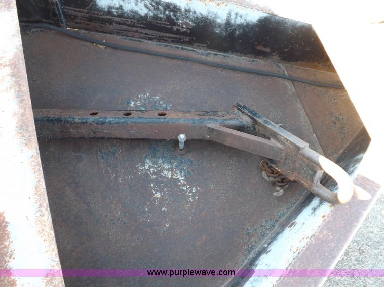 image for item F6361 1978 Rhoman 500 bushel gooseneck grain trailer